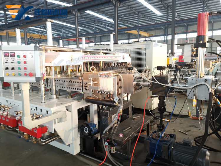PP one mold double out building template production line
